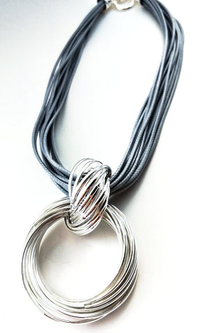 10951-12 Necklace Silver Bold Circle