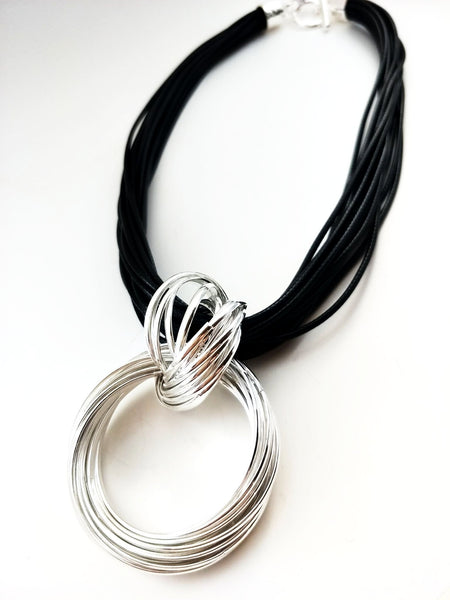 10951-13 Necklace Silver Bold Circles