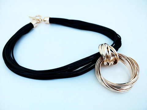 10951-56 Necklace Rose Gold Bold Circle