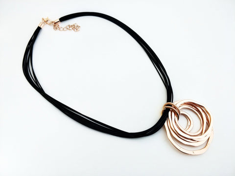 10965-56 Necklace Rose Gold Matte Multi Circles