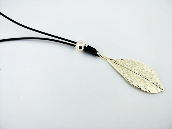 11008-34 Necklace Gold Leaf