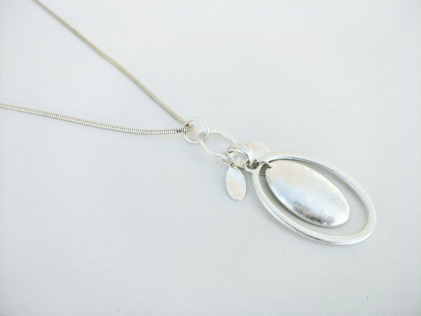 11010-12 Necklace Silver Oval Tribal