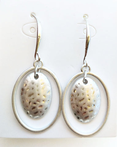 11010-1 Earrings Silver Oval Tribal