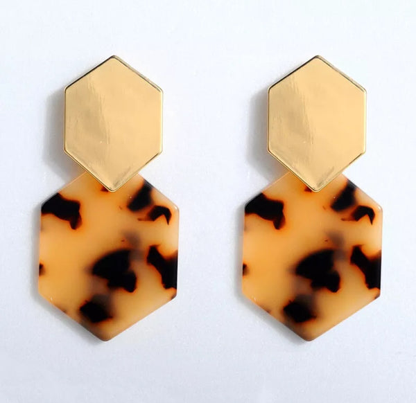 8995-6 Earrings Gold & Marble Resin in Light Tortoise Shell