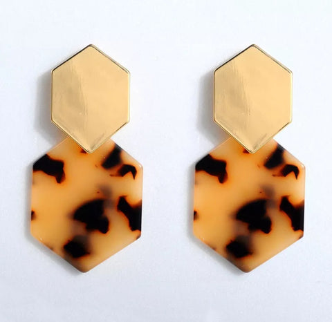 8995-6 Earrings Gold & Marble Resin in Light Tortoise Shell