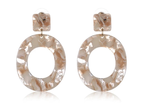 8996-66 Earrings Natural Resin Circles