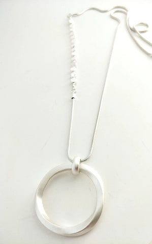 9033-1 Necklace Matte Silver Deco Circles